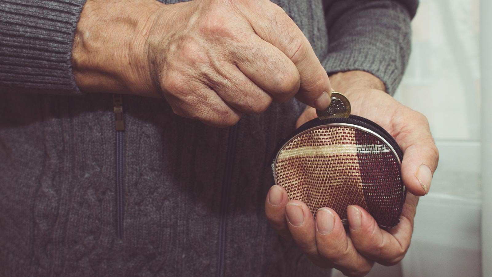 Las pensiones bajan por primera vez en este siglo 